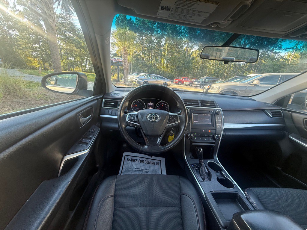 2017 Toyota Camry Image 9