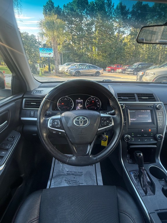 2017 Toyota Camry Image 10