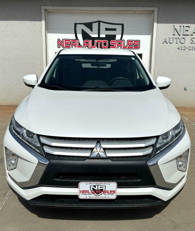 2019 Mitsubishi Eclipse Image 3