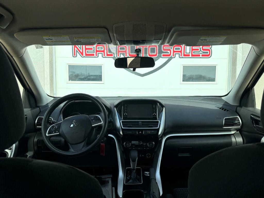 2019 Mitsubishi Eclipse Image 6