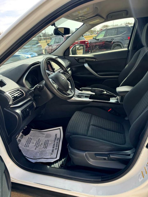 2019 Mitsubishi Eclipse Image 7