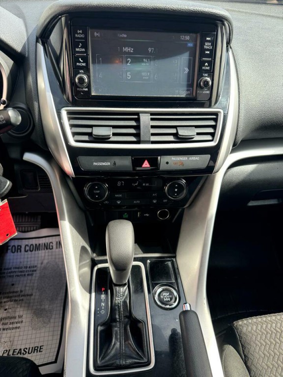 2019 Mitsubishi Eclipse Image 8