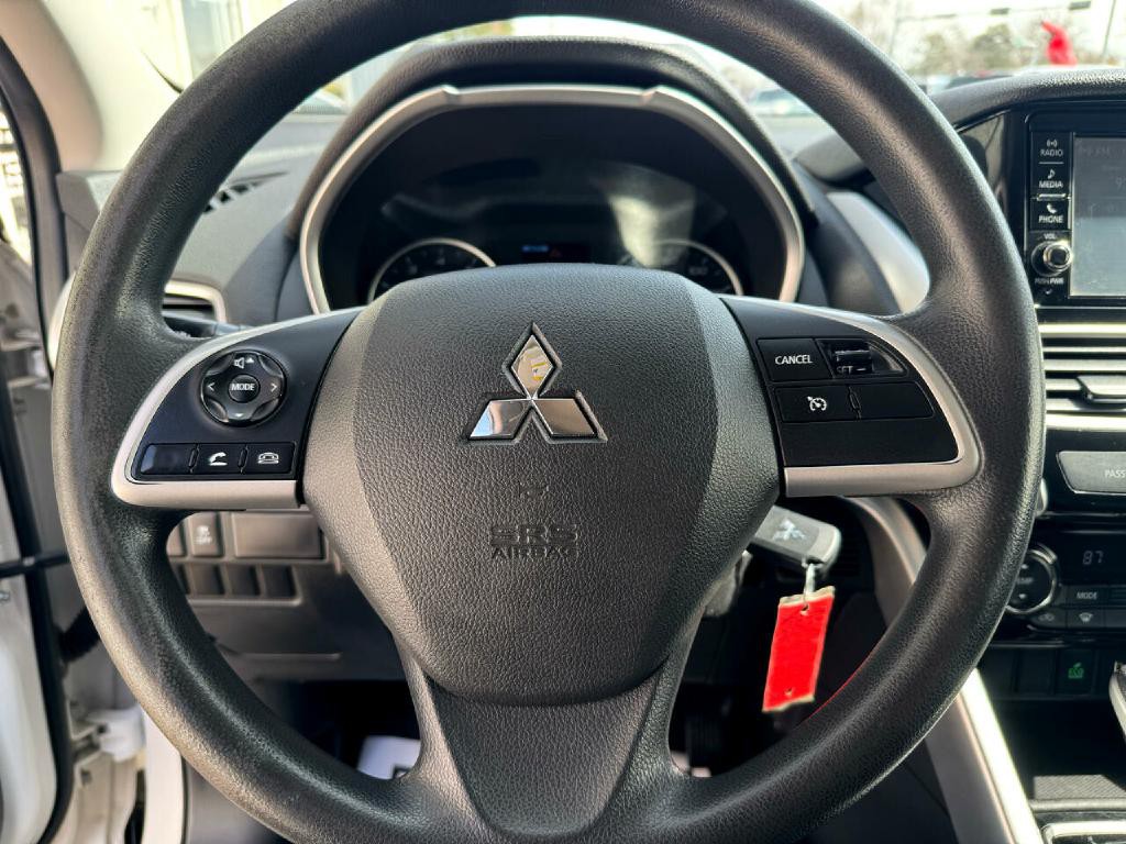 2019 Mitsubishi Eclipse Image 10