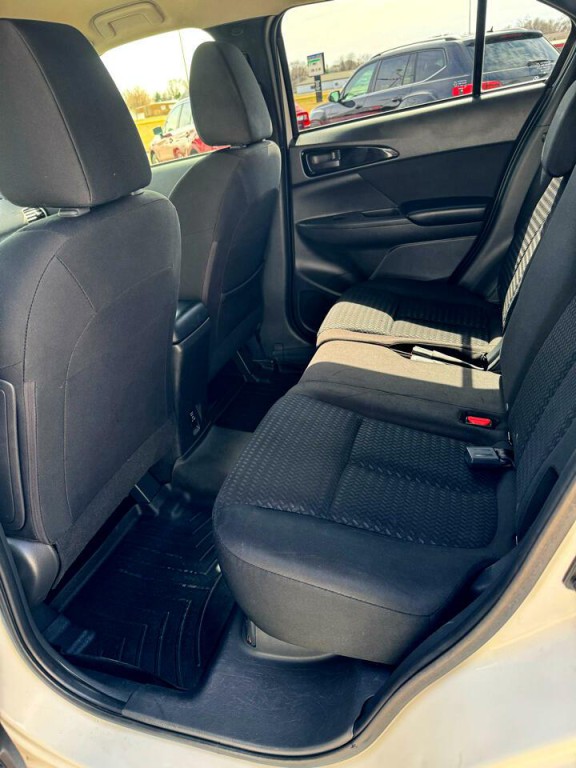 2019 Mitsubishi Eclipse Image 13