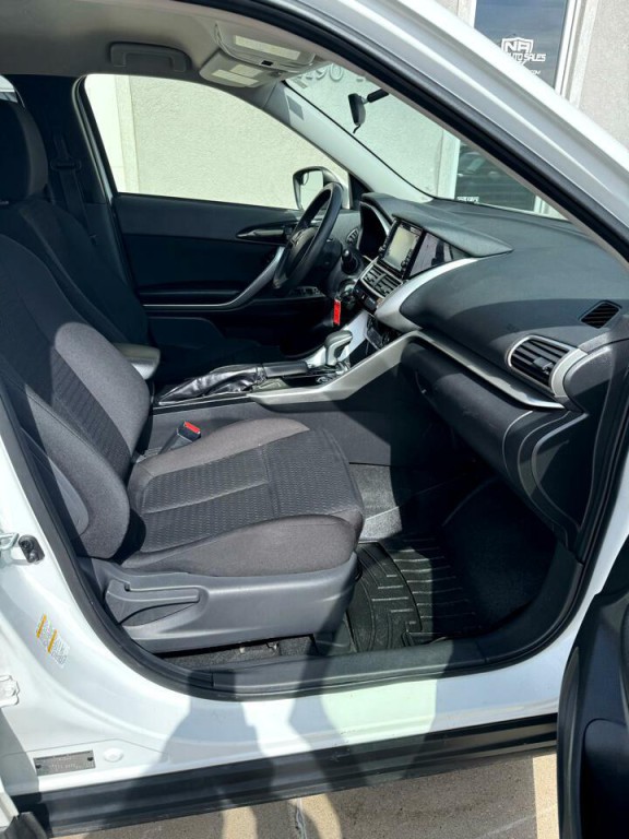 2019 Mitsubishi Eclipse Image 17