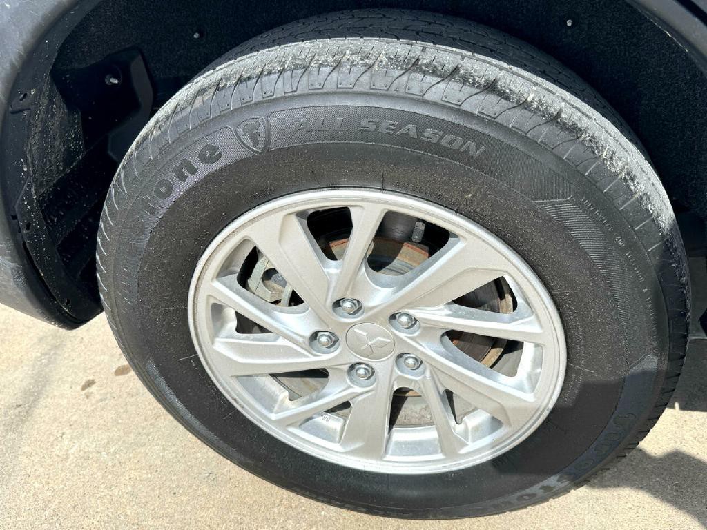 2019 Mitsubishi Eclipse Image 18