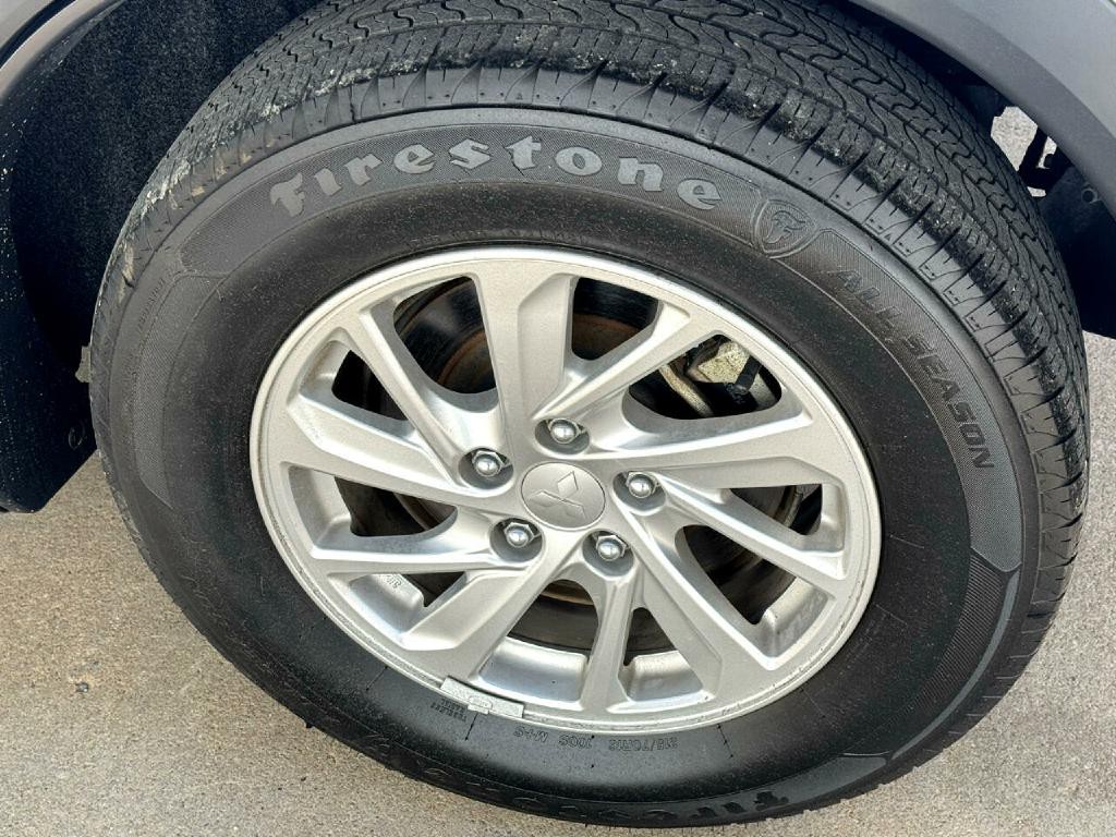 2019 Mitsubishi Eclipse Image 21