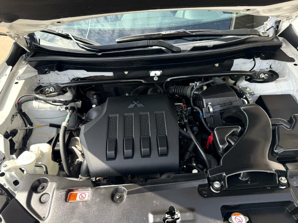 2019 Mitsubishi Eclipse Image 22