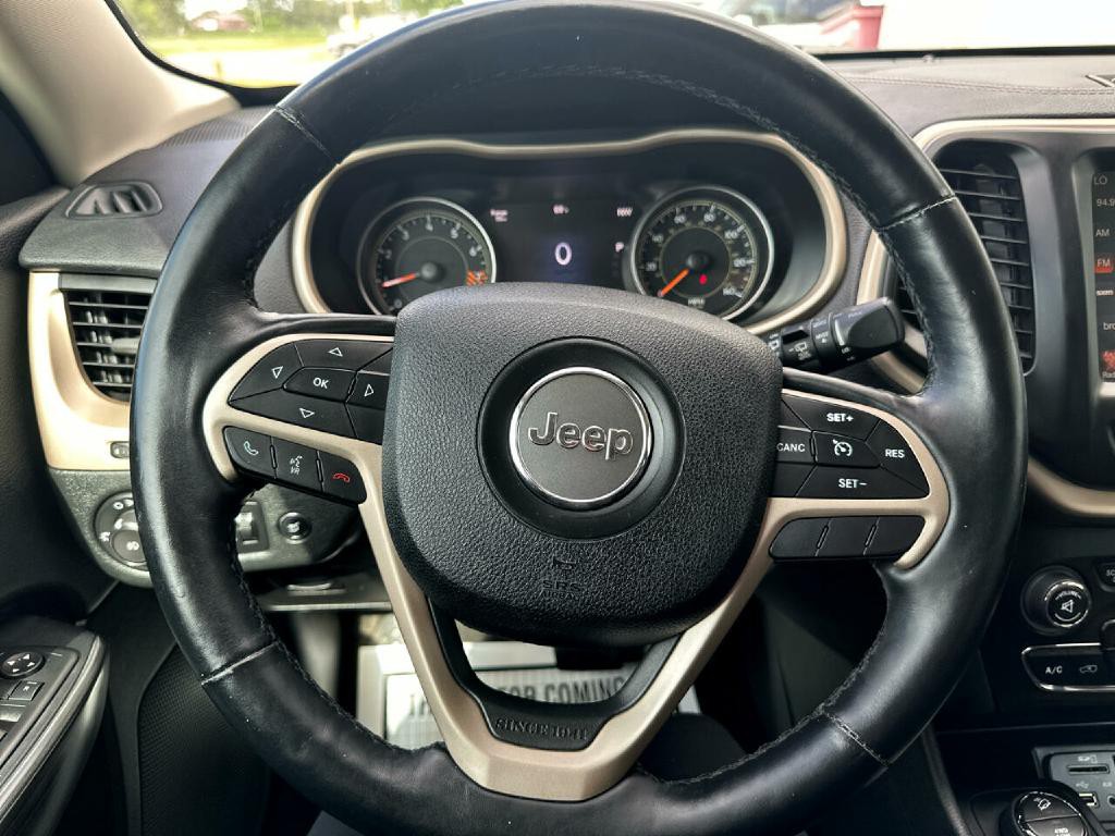 2015 Jeep Cherokee Image 17
