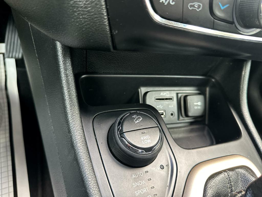 2015 Jeep Cherokee Image 23