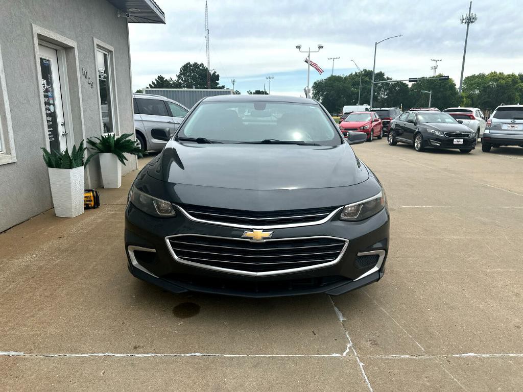 2017 Chevrolet Malibu Image 3