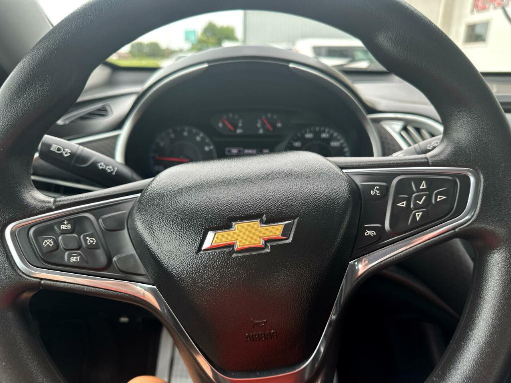 2017 Chevrolet Malibu Image 16