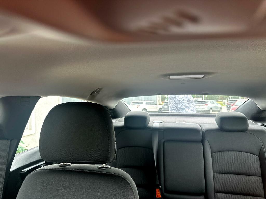 2017 Chevrolet Malibu Image 22