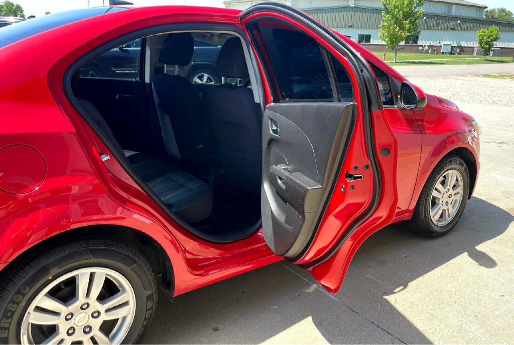 2013 Chevrolet Sonic Image 12