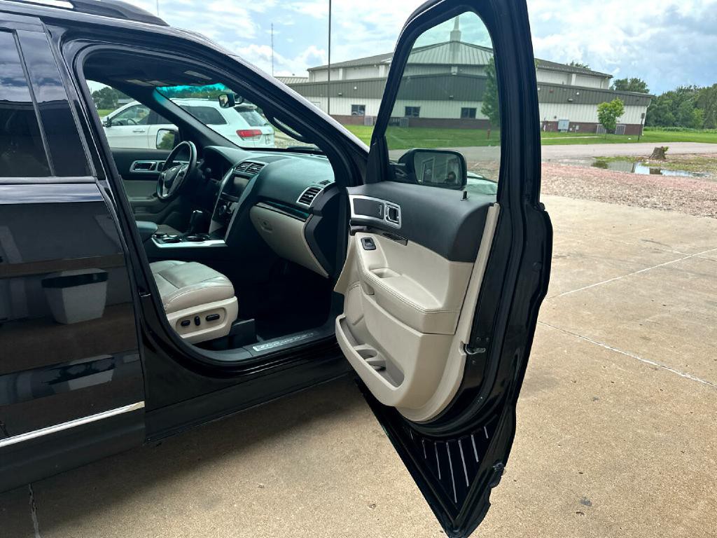 2012 Ford Explorer Image 12
