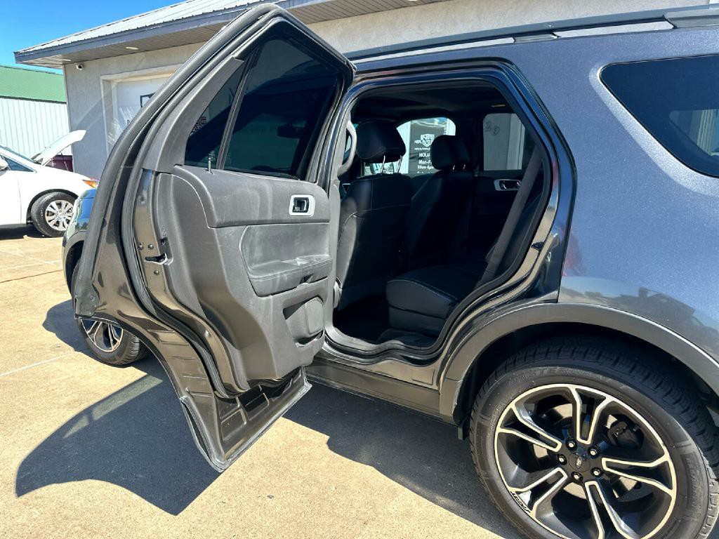 2015 Ford Explorer Image 8