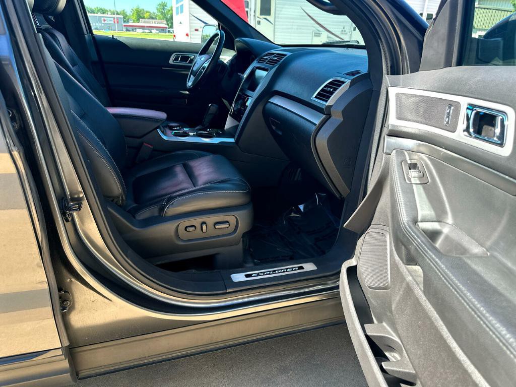 2015 Ford Explorer Image 14