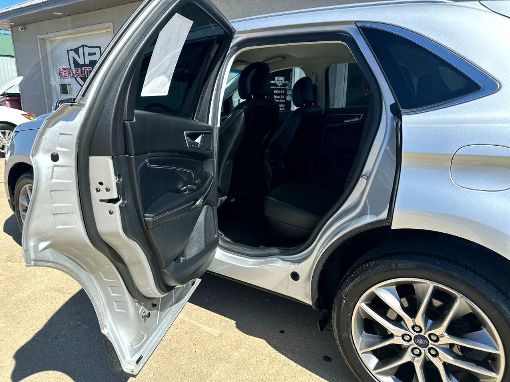 2015 Ford Edge Image 8