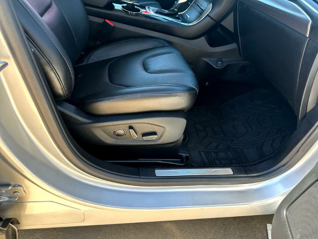 2015 Ford Edge Image 16