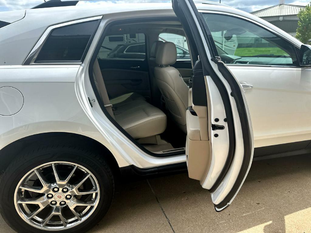 2013 Cadillac SRX Image 13