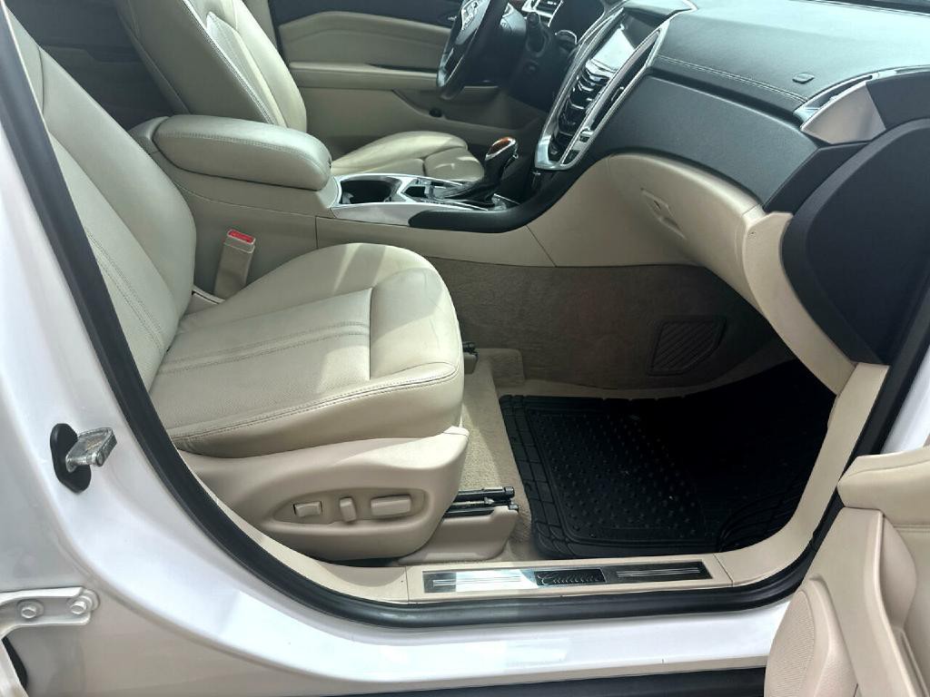 2013 Cadillac SRX Image 16