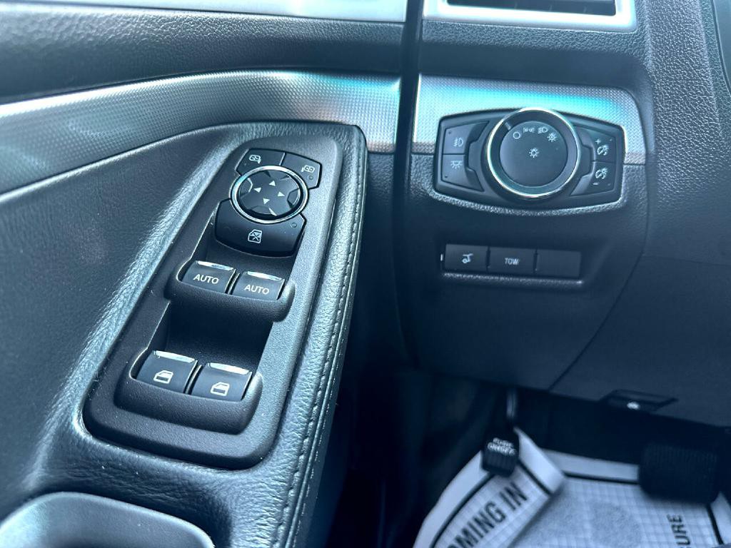 2015 Ford Explorer Image 21