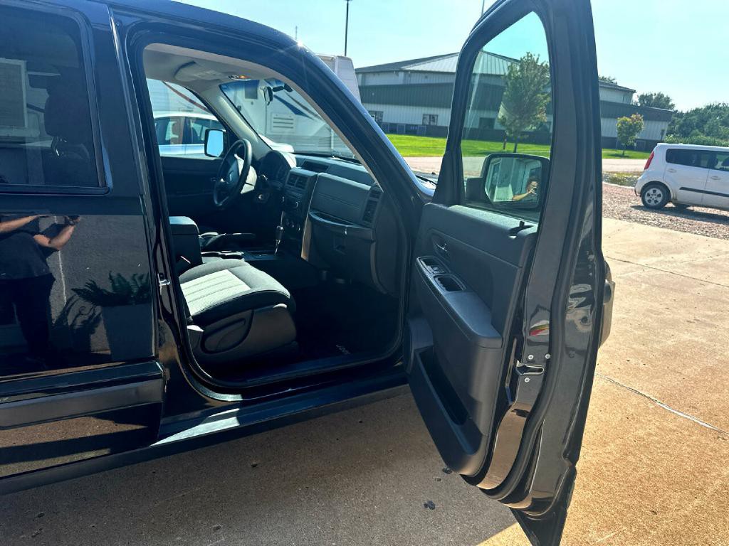 2010 Jeep Liberty Image 13