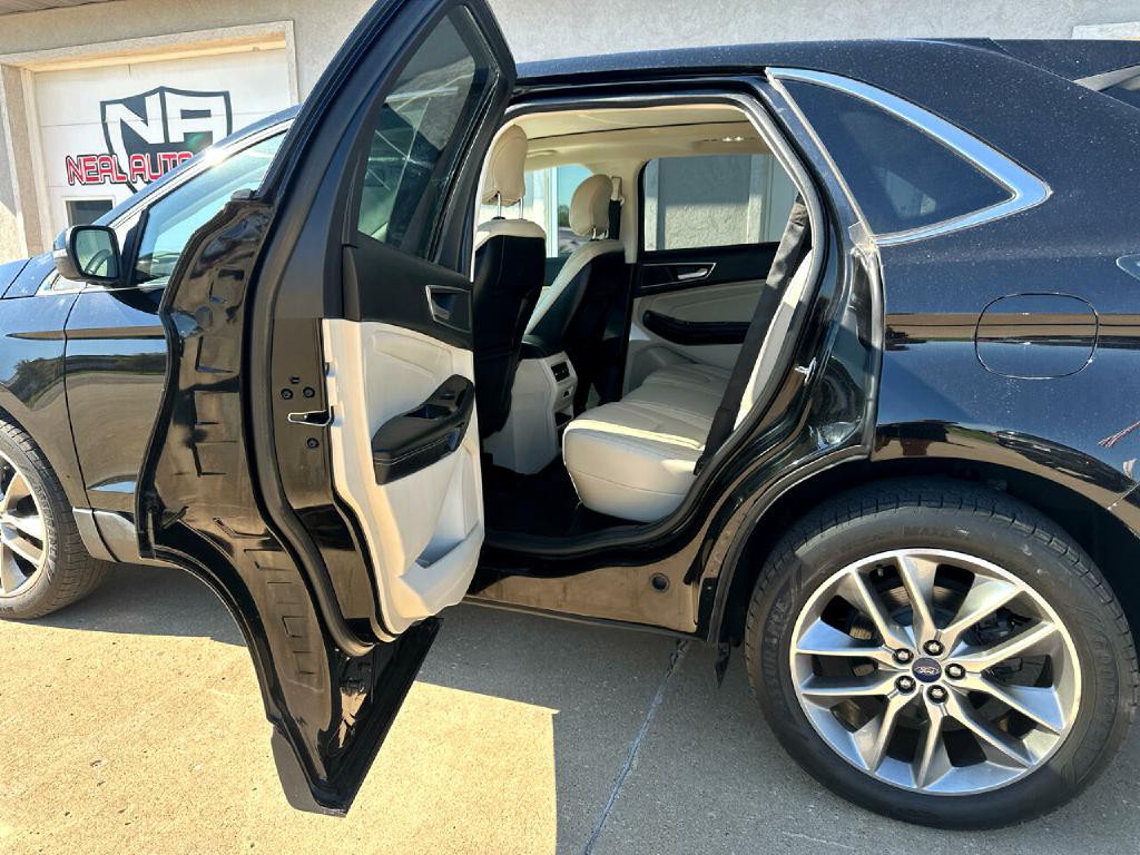 2018 Ford Edge Image 8