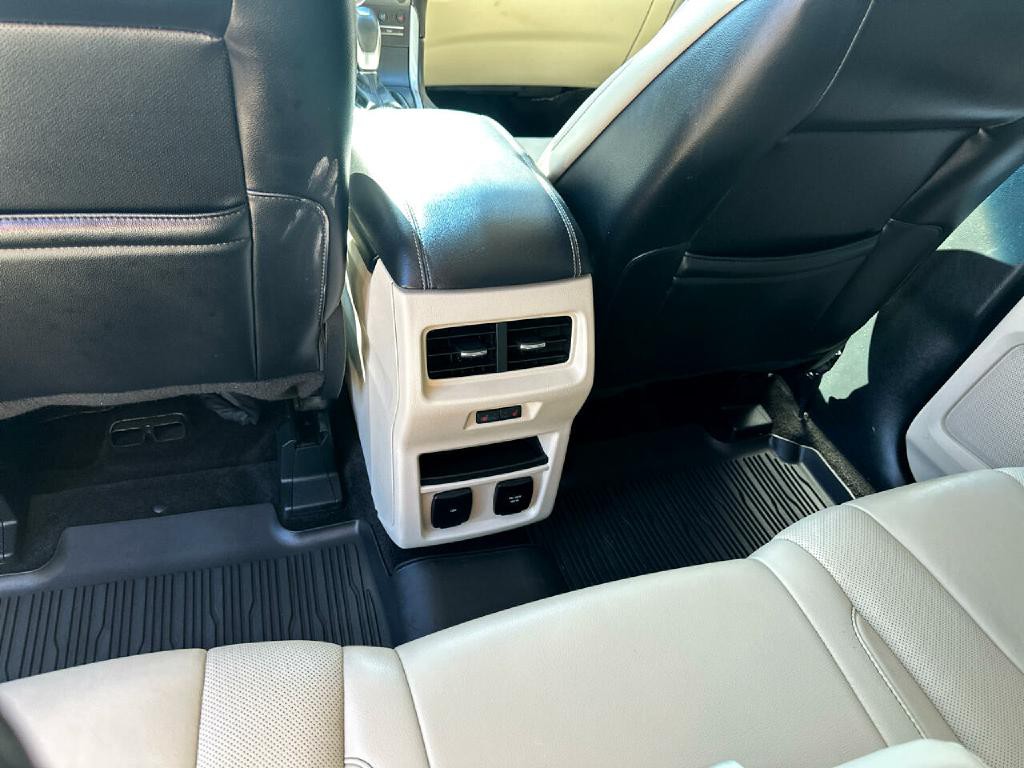 2018 Ford Edge Image 11