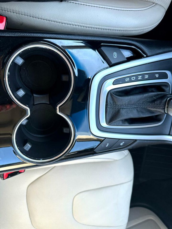 2018 Ford Edge Image 27