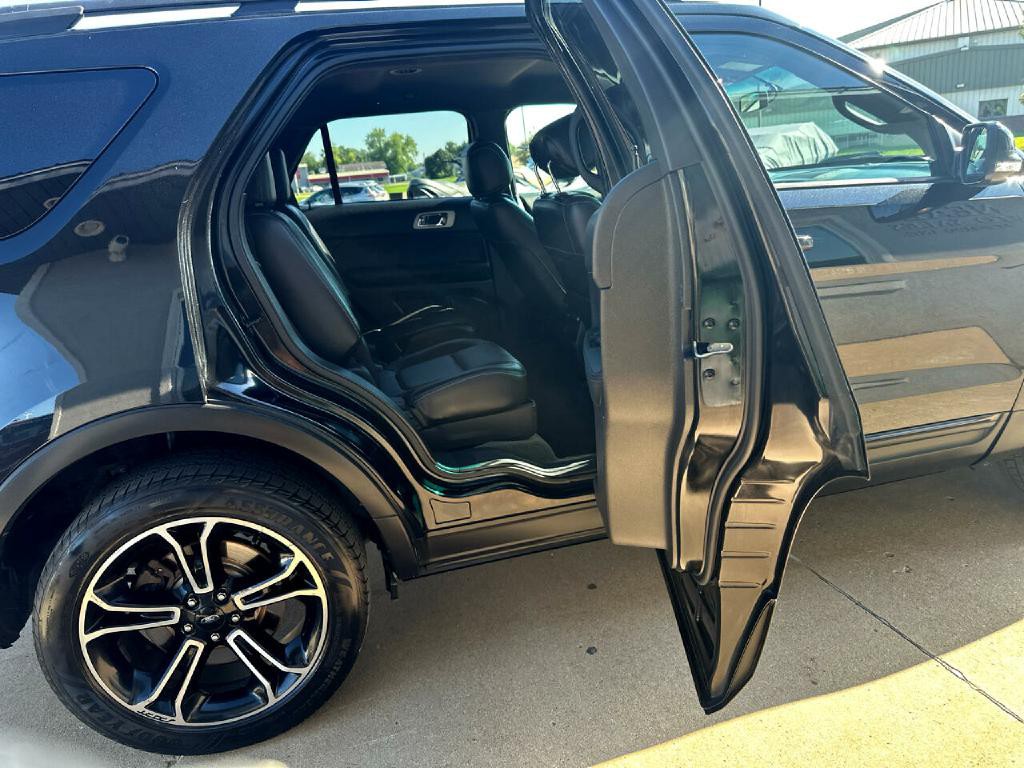 2015 Ford Explorer Image 14