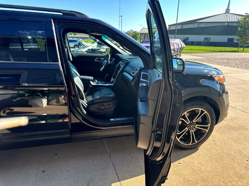 2015 Ford Explorer Image 16