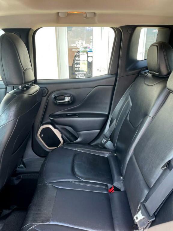 2017 Jeep Renegade Image 12
