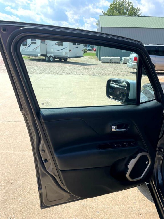 2017 Jeep Renegade Image 13