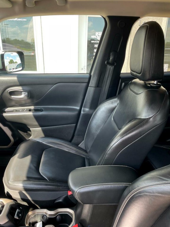 2017 Jeep Renegade Image 16