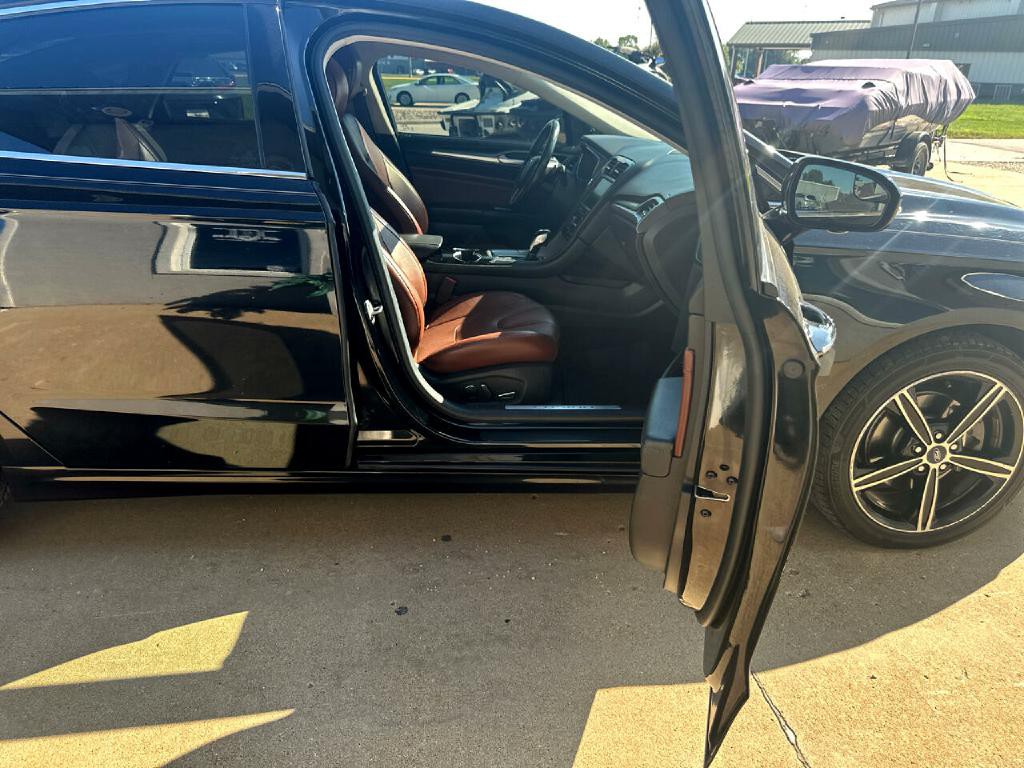 2016 Ford Fusion Image 12