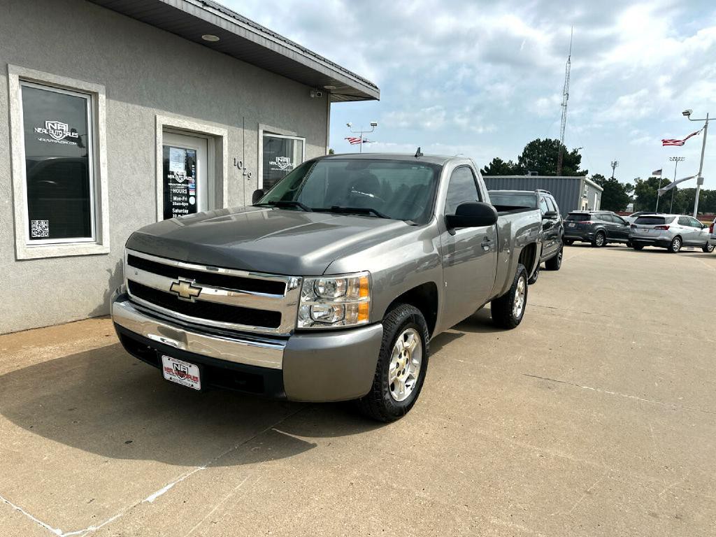 2008 Chevrolet Silverado 1500 Image 2