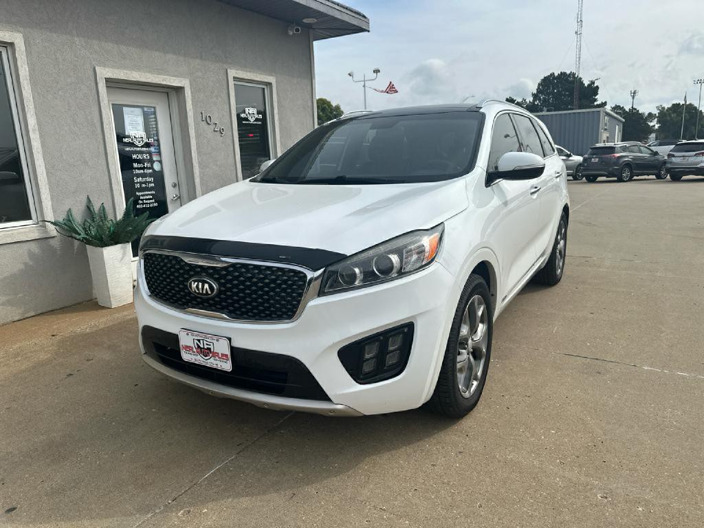 2016 Kia Sorento Image 2