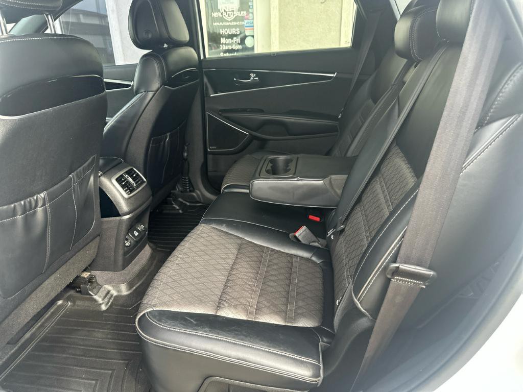 2016 Kia Sorento Image 10