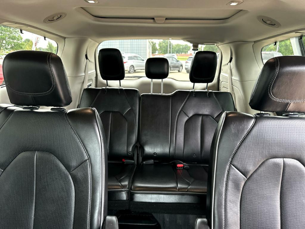 2017 Chrysler Pacifica Image 10