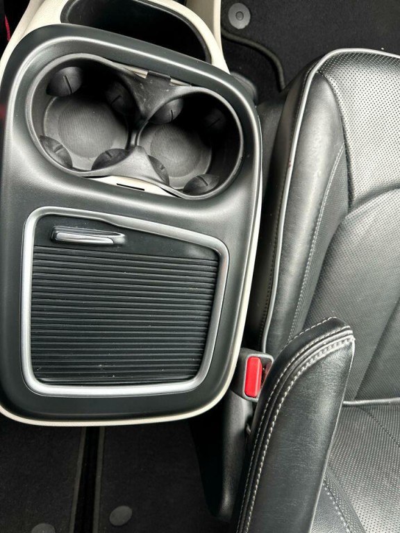 2017 Chrysler Pacifica Image 30