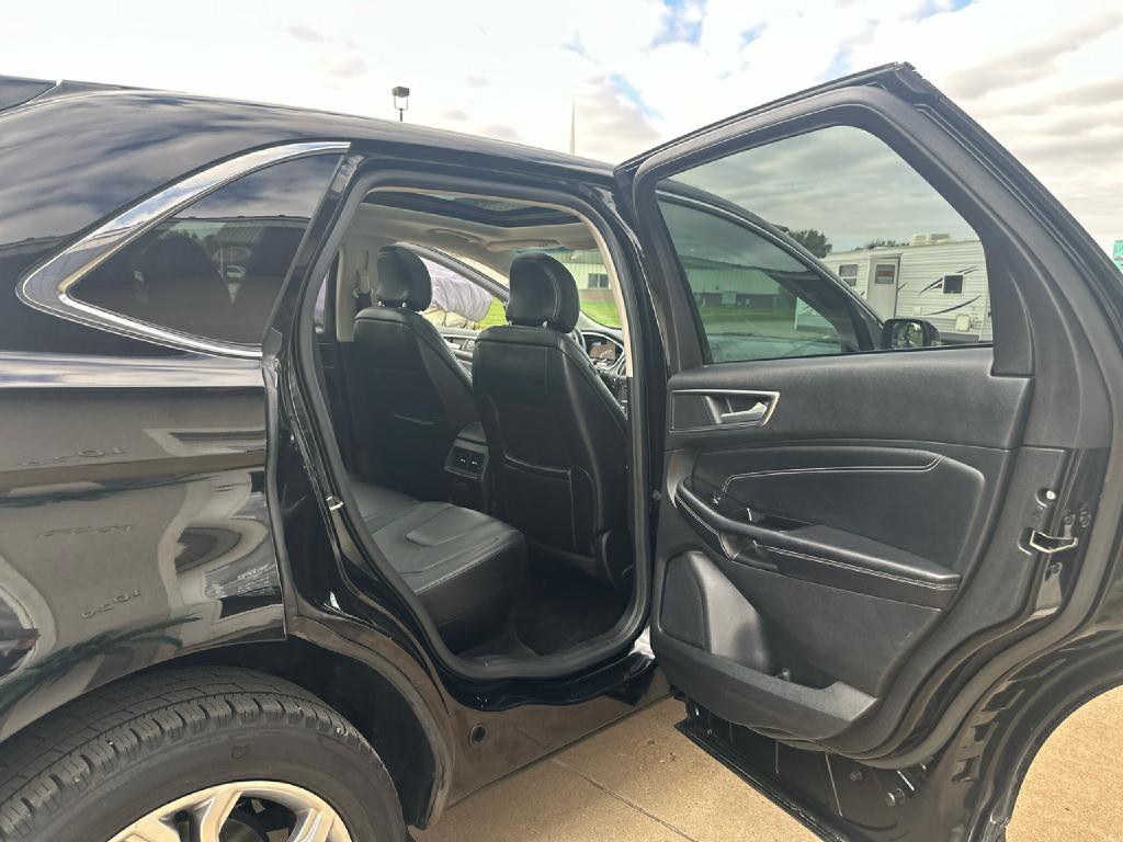 2016 Ford Edge Image 12