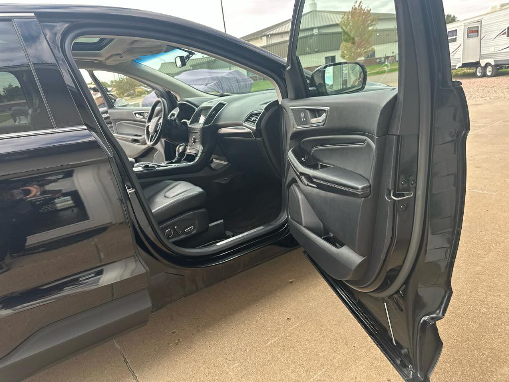 2016 Ford Edge Image 15