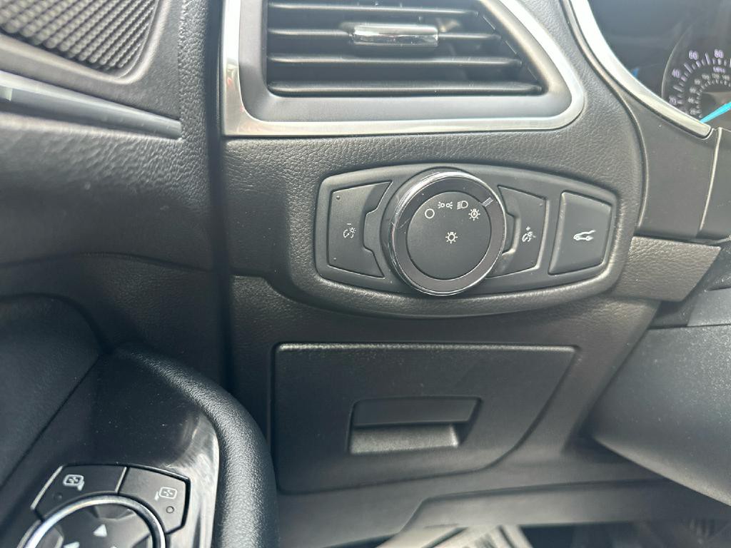 2016 Ford Edge Image 19