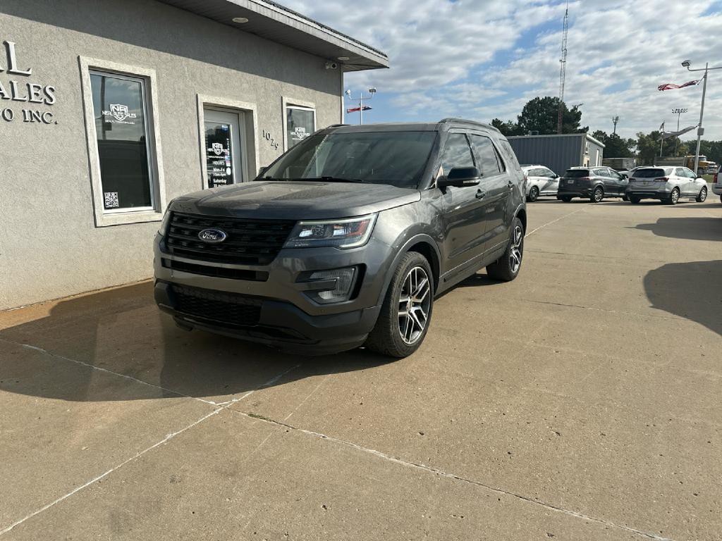 2017 Ford Explorer Image 2