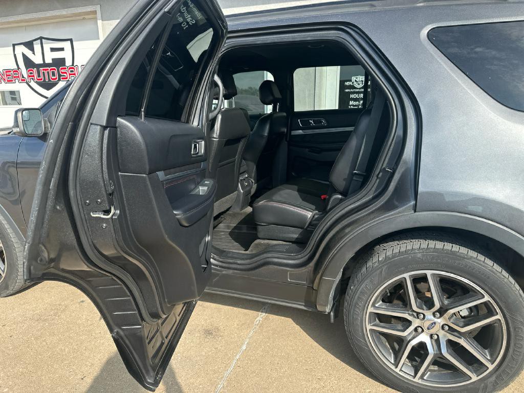 2017 Ford Explorer Image 8