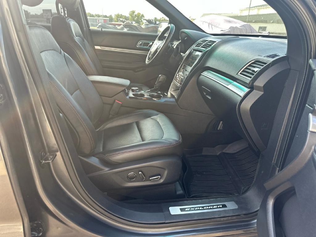2017 Ford Explorer Image 19