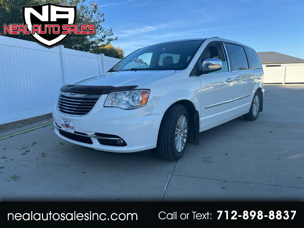 2012 Chrysler Town & Country Image 1