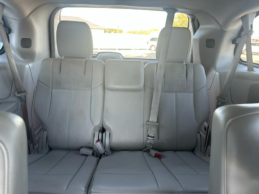 2012 Chrysler Town & Country Image 15