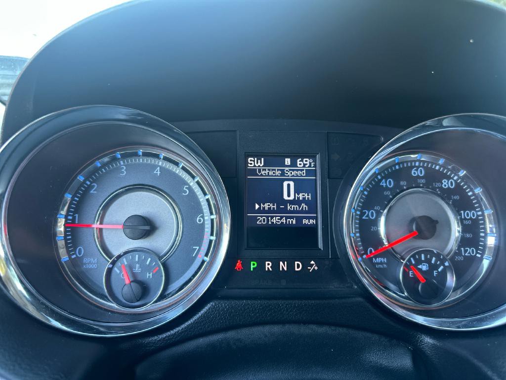 2012 Chrysler Town & Country Image 19